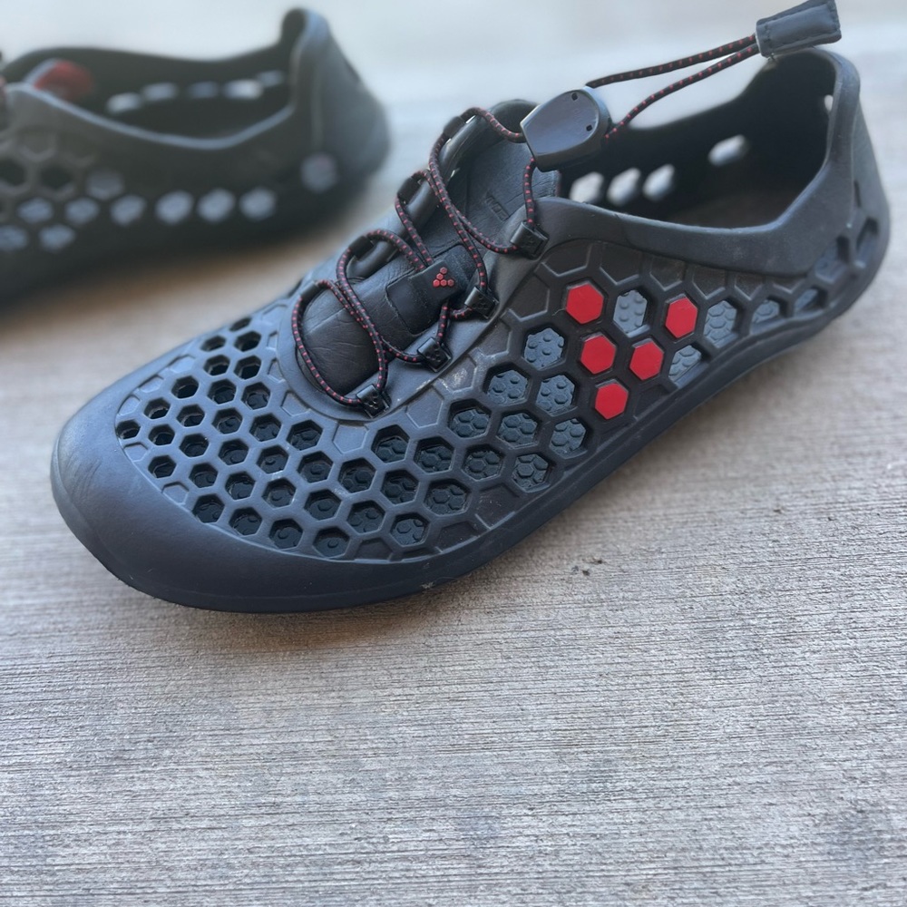 Like new Vivo barefoot sandals